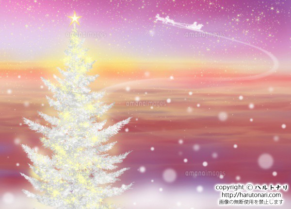 輝くクリスマスツリーとサンタクロース